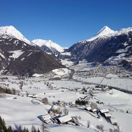 Holiday home Grofn *